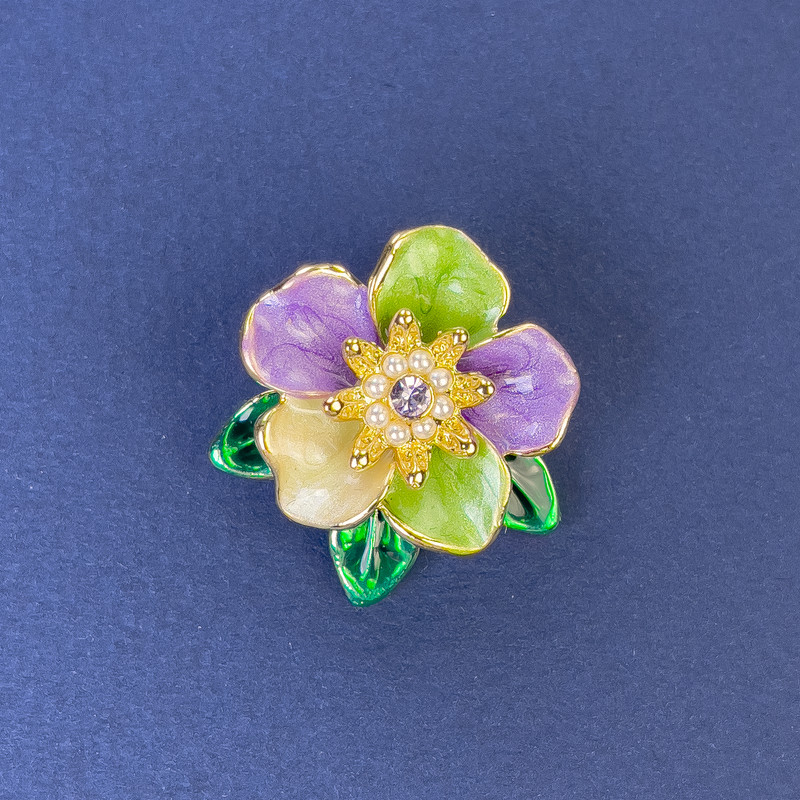 Blumenbrosche, Durchmesser ca. 25 mm, mehrfarbige Emaille, Strasssteine
