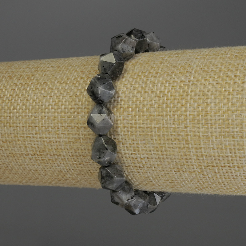Armband aus Labradorit mit facettierten Steinen, Durchmesser 10 × 8 mm ±, Länge 18 cm