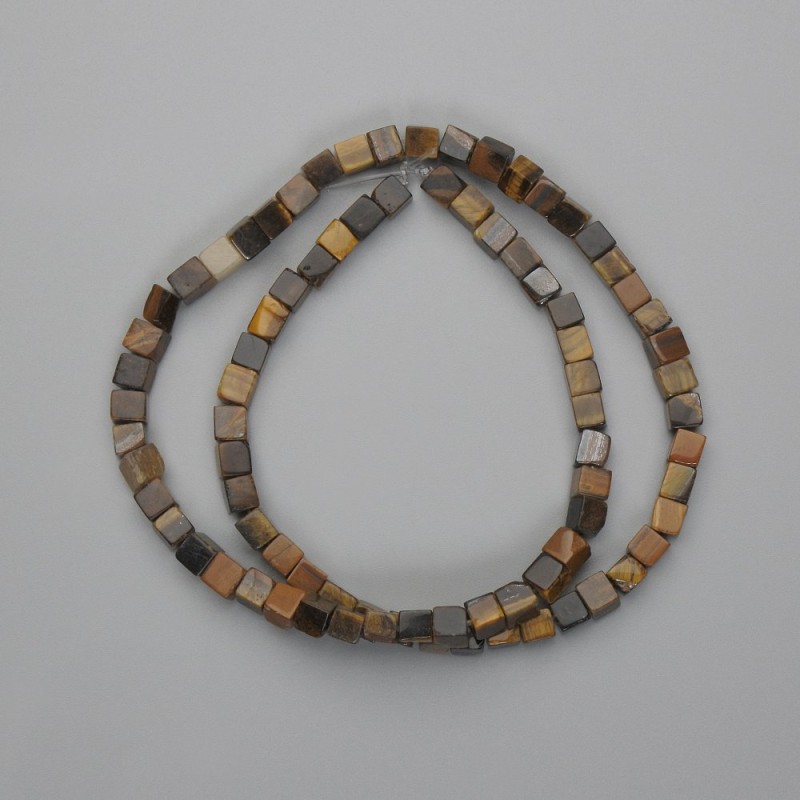 Tigerauge-Würfelperlen, Durchmesser 4–4,5 mm, Länge ca. 38 cm – auf Faden