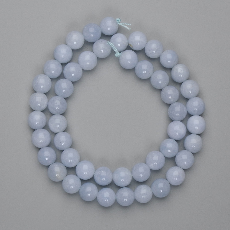 Aquamarin-Perlen in glatter Kugelform, 8 mm ±, Länge ca. 38 cm ±, auf Schnur