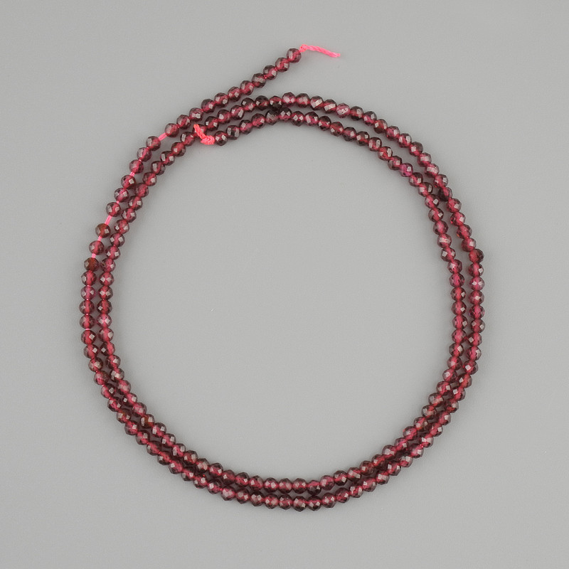 Granatfacettierte Kugeln, Durchmesser ca. 2 mm, Länge ca. 39 cm