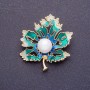 Brosche „Ahornblatt“ 4 × 3,5 cm, Emaille, Metallfarbe Gold
