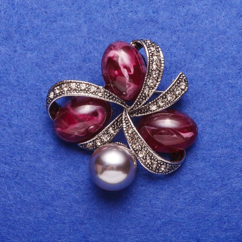 Brosche „Violettes Trio“ silberfarbene 6×6 cm