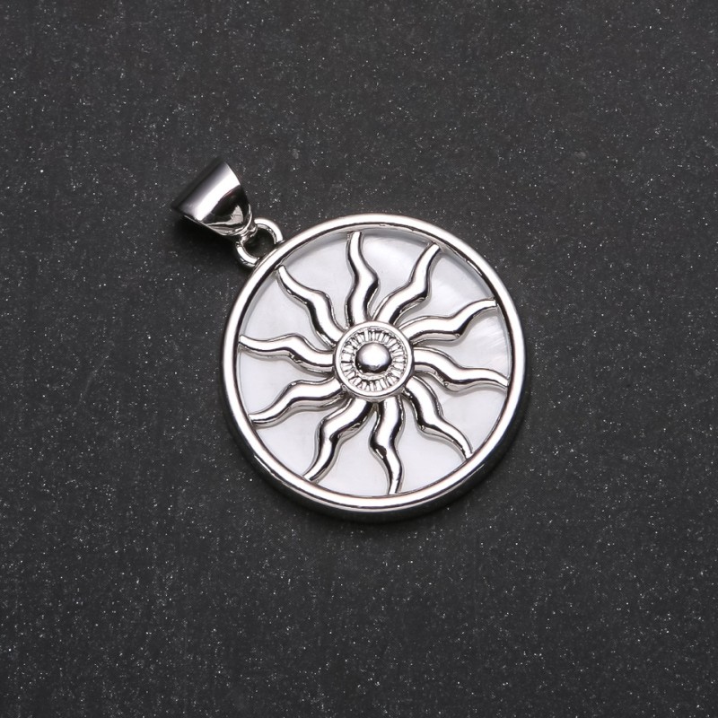 Anhänger Jarilo aus weißem Perlmutt, Durchmesser 32 mm